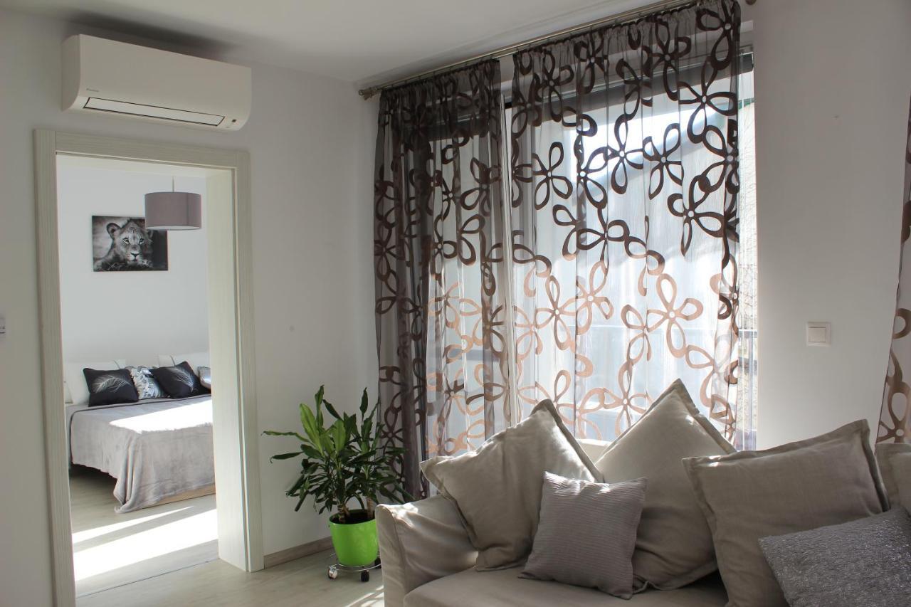 Leo Apartment Free Parking - Augusta Bratislava Exterior photo