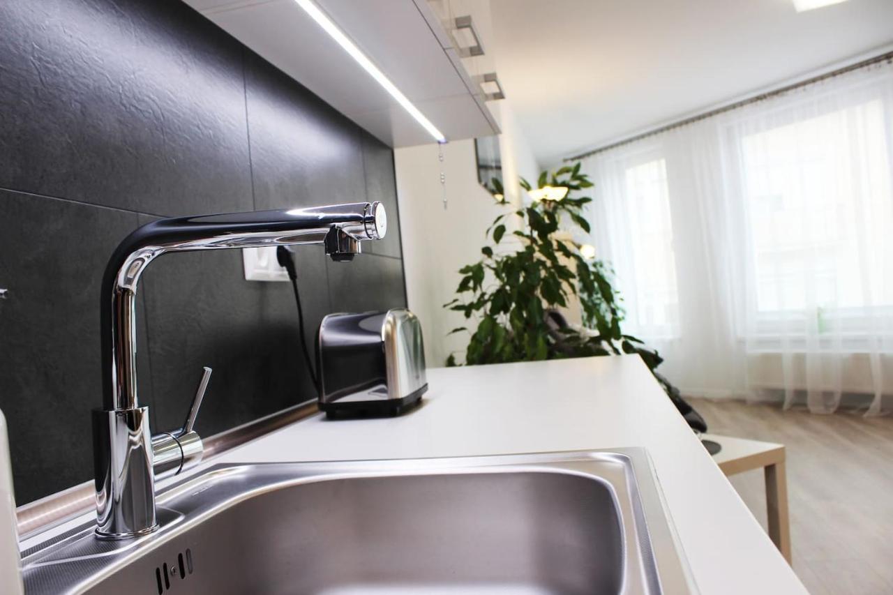 Leo Apartment Free Parking - Augusta Bratislava Exterior photo