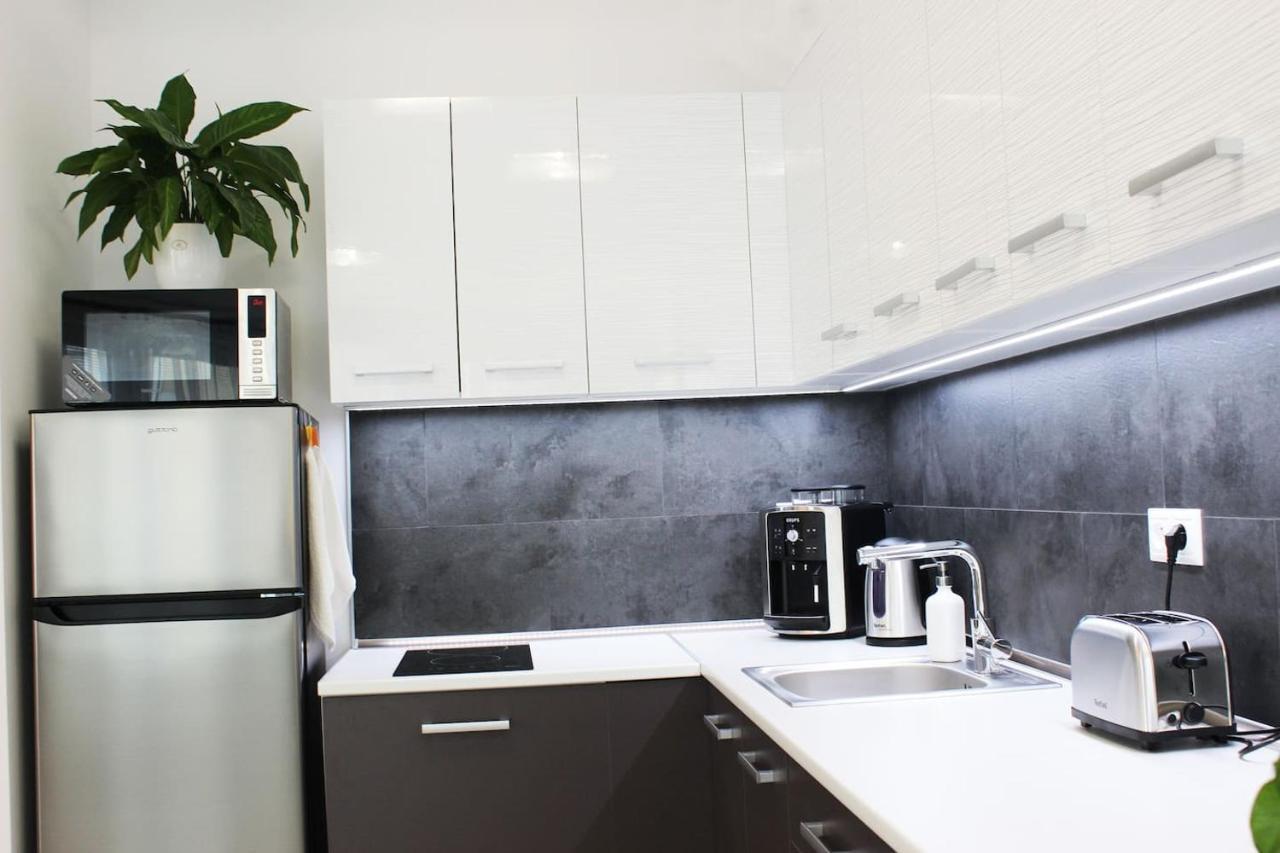 Leo Apartment Free Parking - Augusta Bratislava Exterior photo
