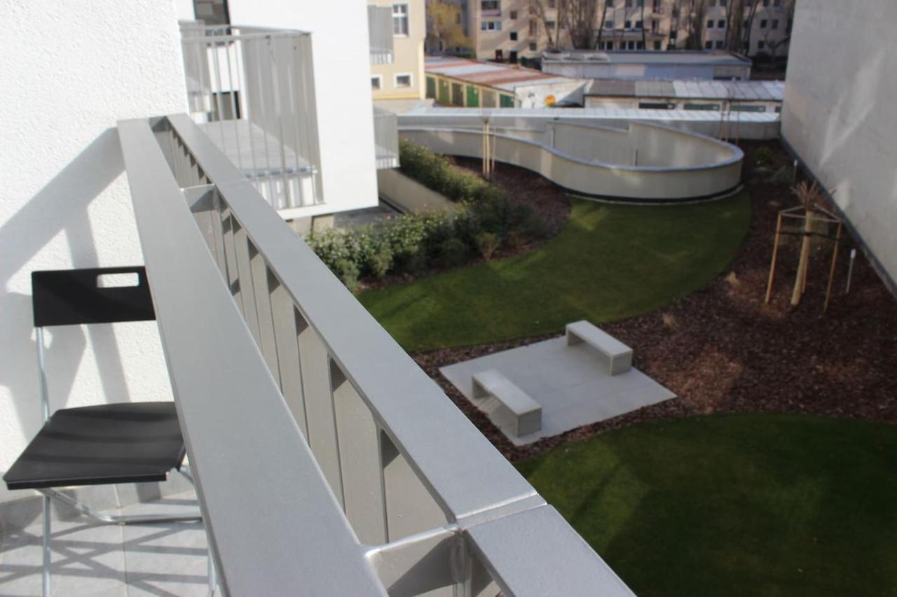 Leo Apartment Free Parking - Augusta Bratislava Exterior photo