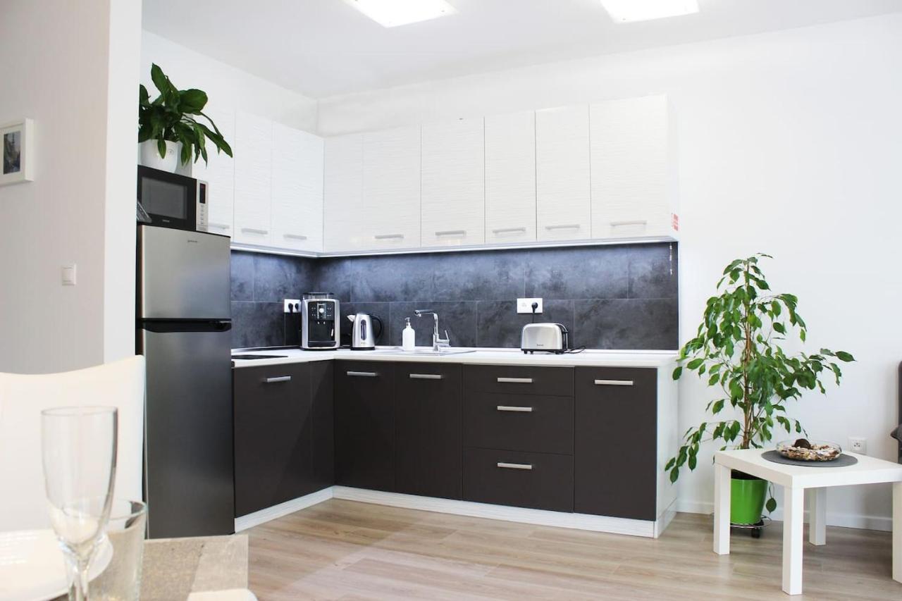 Leo Apartment Free Parking - Augusta Bratislava Exterior photo